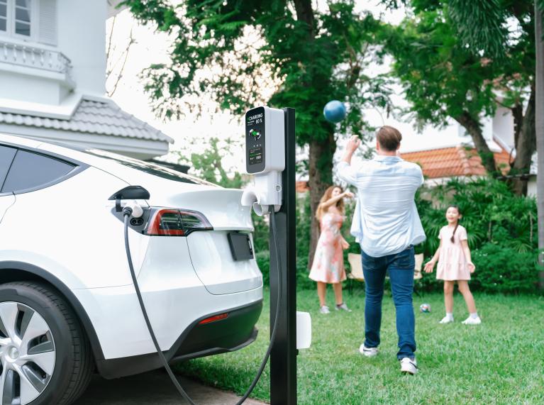 Vehicle elèctric a l'estiu