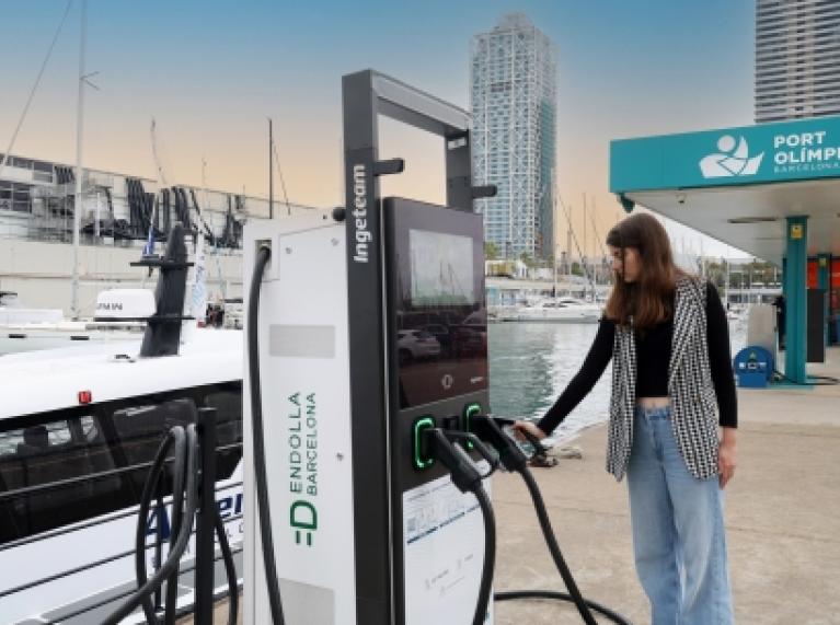 Endolla estrena dos punts de càrrega ultra ràpida al Port Olímpic